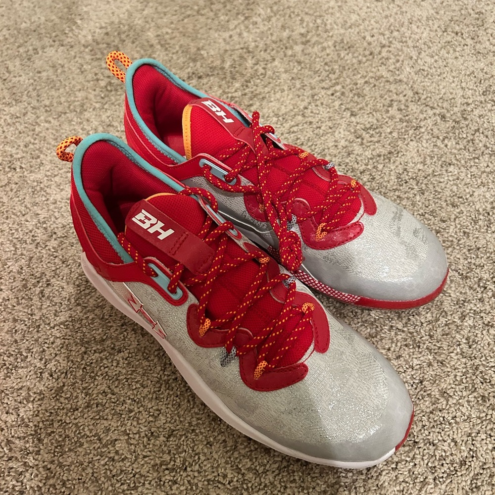 Under armour baseball cleats mens size 8 hovr